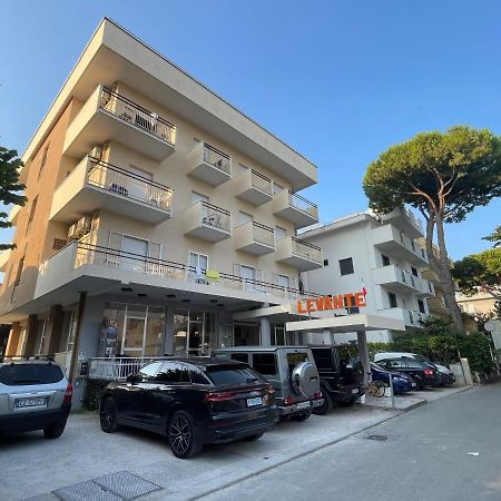 Hotel Levante Convenzionato Oltremare E Italia In Miniatura Riccione Dış mekan fotoğraf