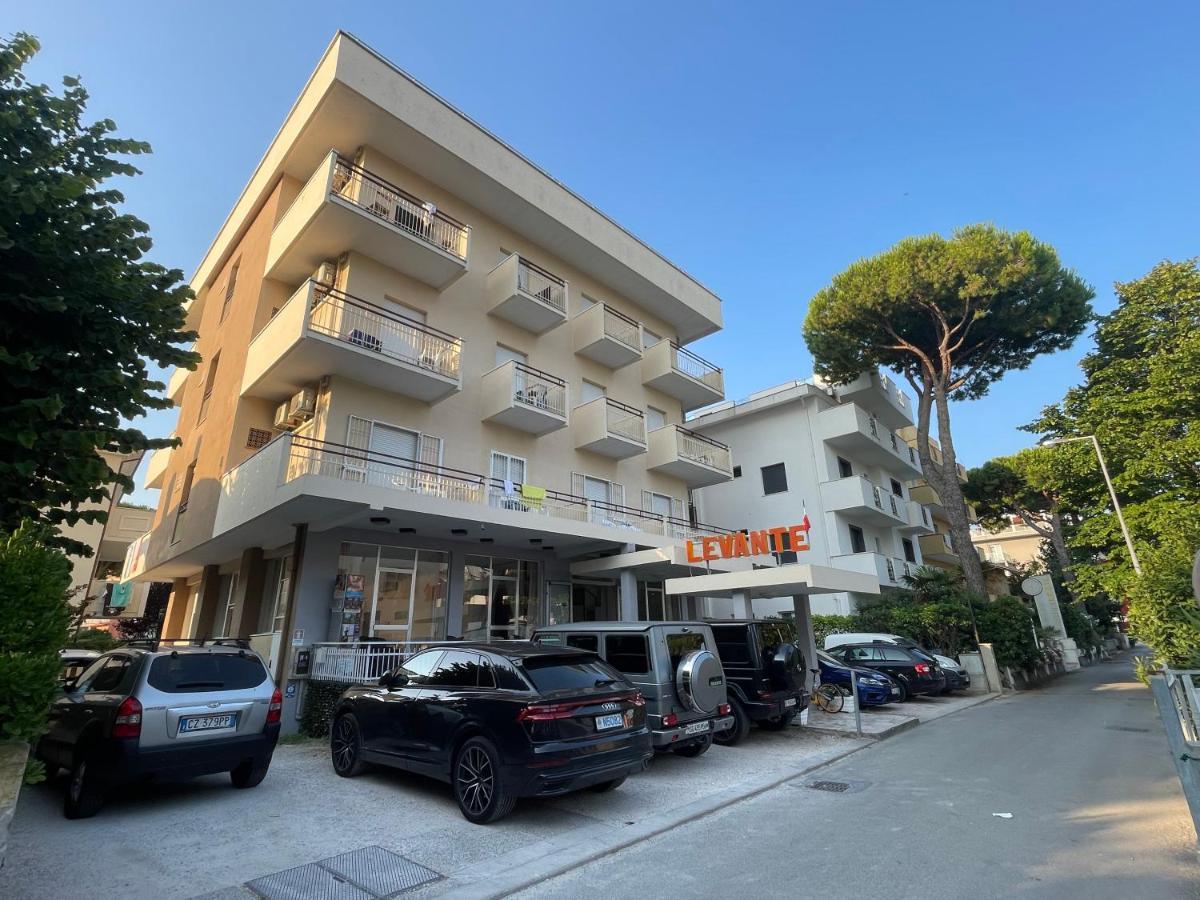 Hotel Levante Convenzionato Oltremare E Italia In Miniatura Riccione Dış mekan fotoğraf