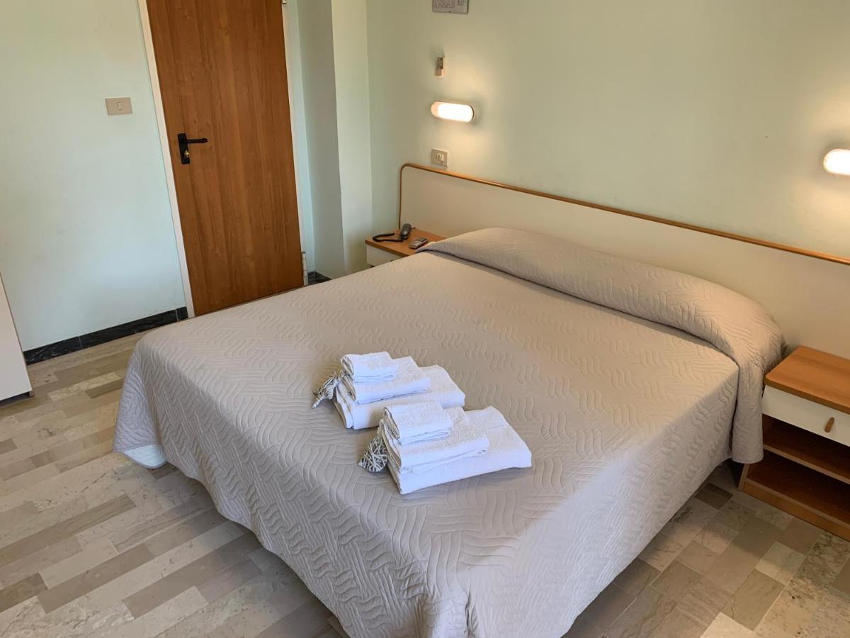 Hotel Levante Convenzionato Oltremare E Italia In Miniatura Riccione Dış mekan fotoğraf
