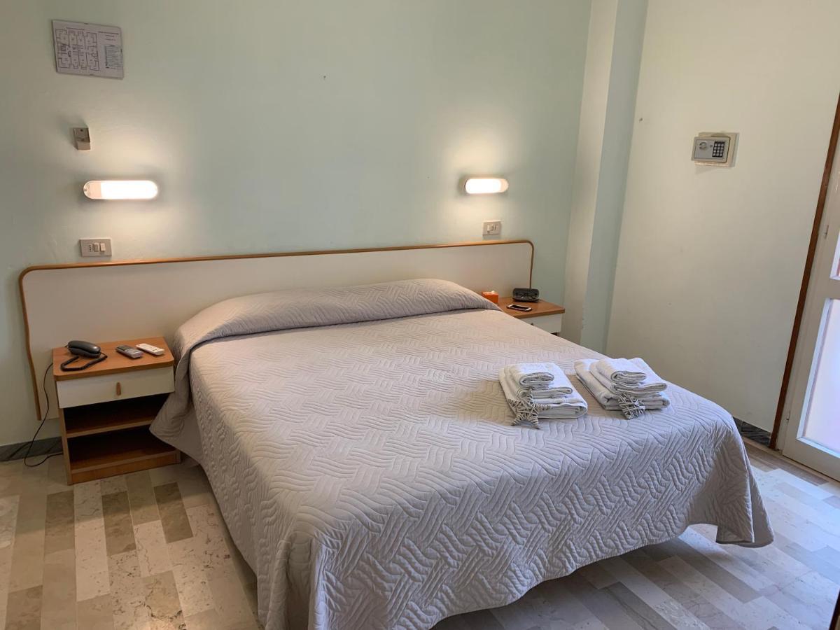Hotel Levante Convenzionato Oltremare E Italia In Miniatura Riccione Dış mekan fotoğraf