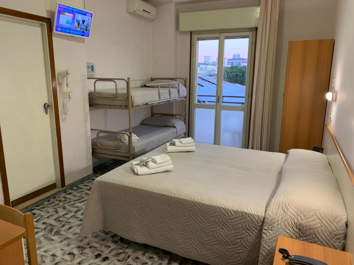 Hotel Levante Convenzionato Oltremare E Italia In Miniatura Riccione Dış mekan fotoğraf