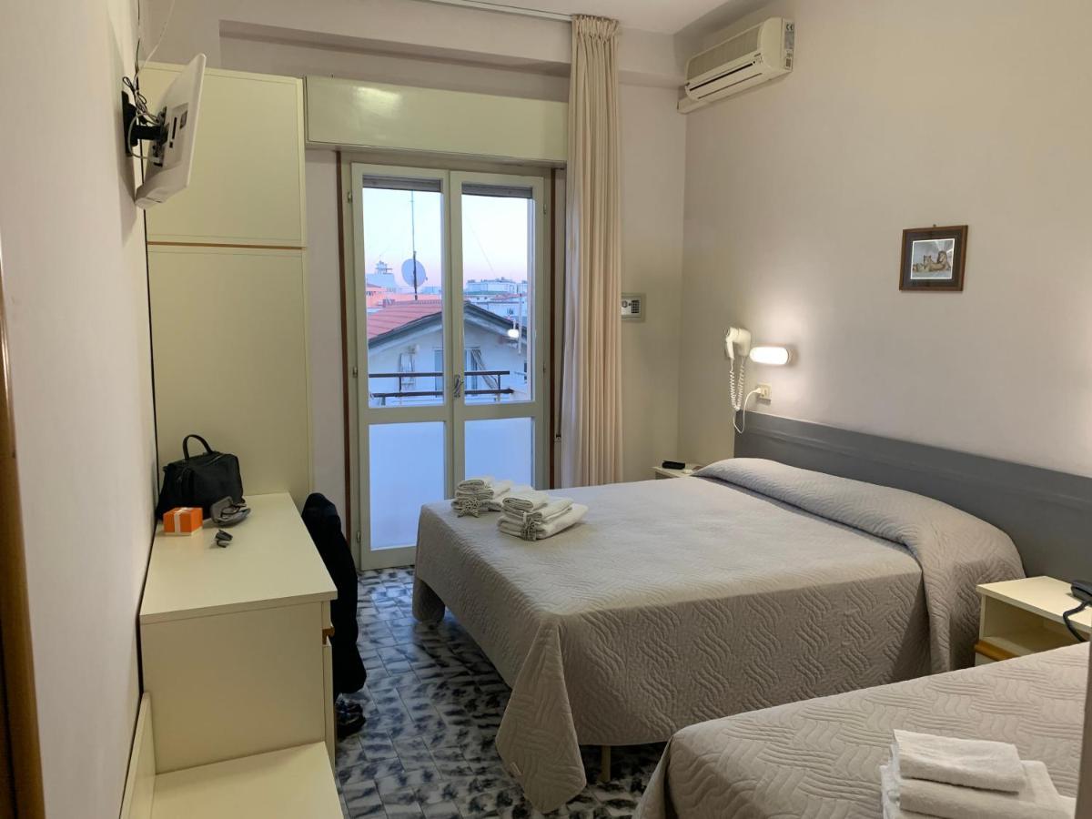 Hotel Levante Convenzionato Oltremare E Italia In Miniatura Riccione Dış mekan fotoğraf